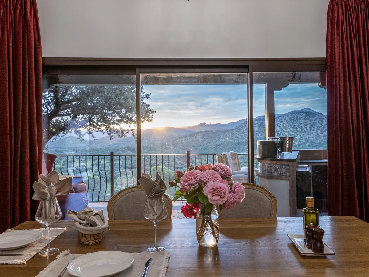 The lodge lounge and the sierra view